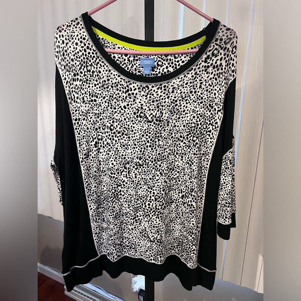 Vera Wang Black White Leopard Print Top Size Large